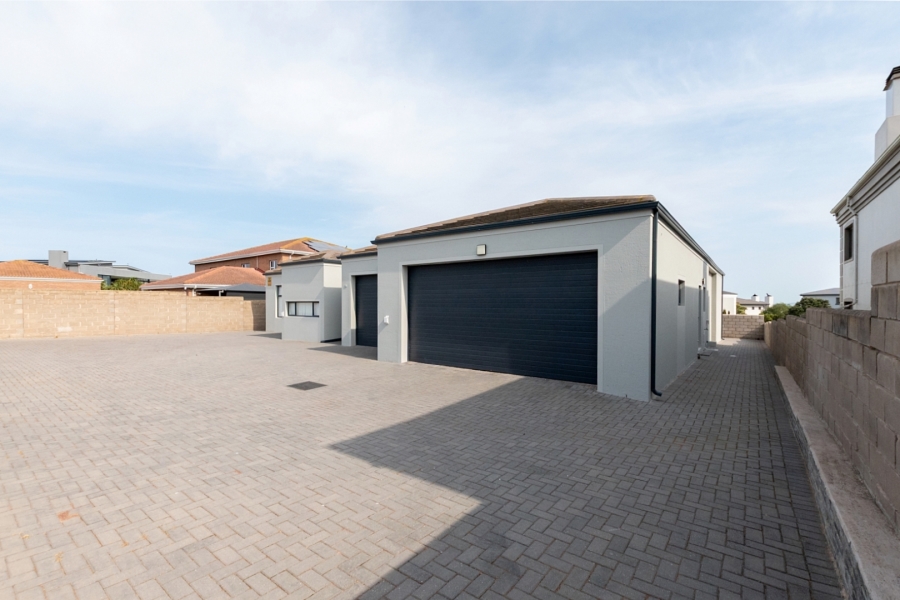 4 Bedroom Property for Sale in Myburgh Park Western Cape